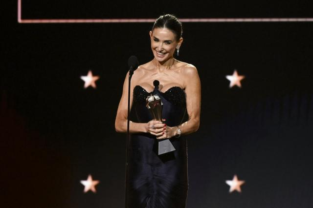 黛米·摩尔发表获奖感言。视觉中国 图