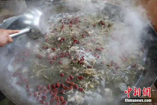 三七根炖排骨。图片来源：文山市融媒体中心