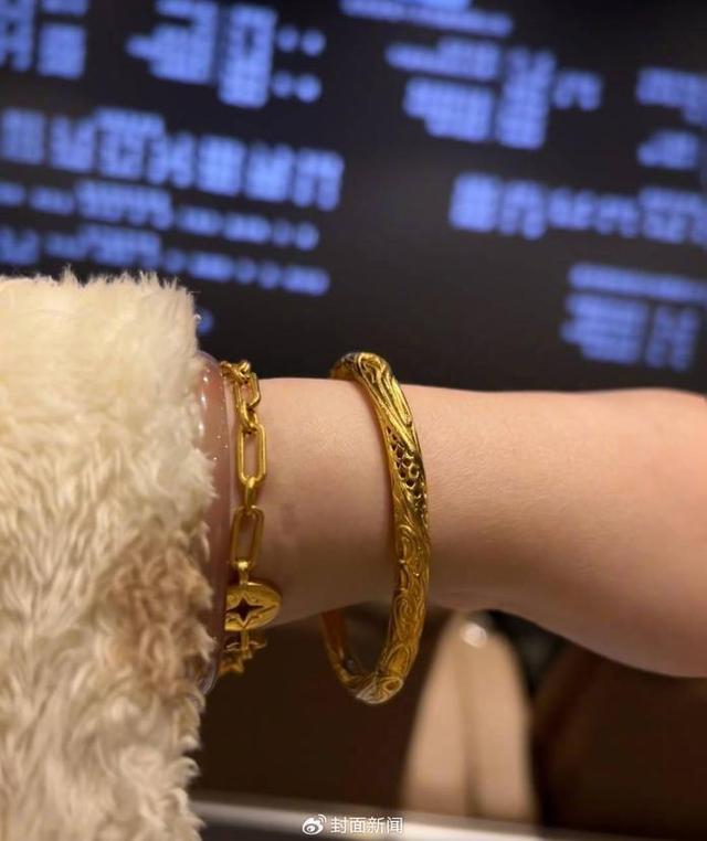 △ 网友5年前花2.8万元买的哪吒手镯现价已翻倍