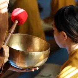 “我去寺庙过年了，勿扰”