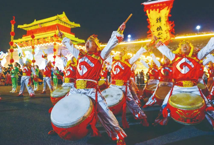 正定古城南城门战鼓表演。石家庄市文化广电和旅游局供图