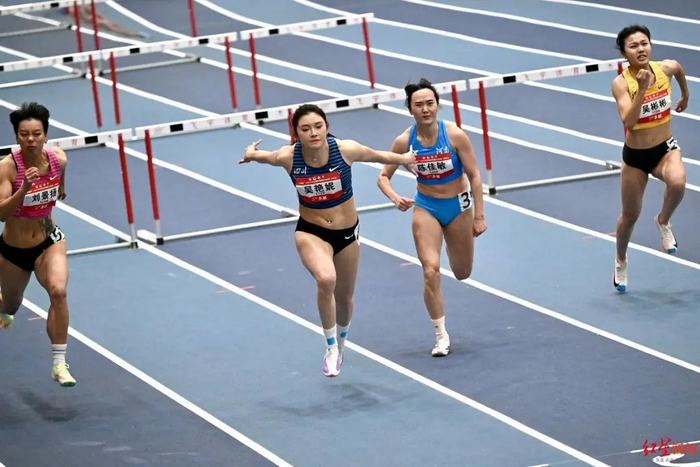 吴艳妮在比赛中