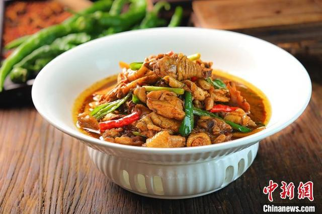2024年，新疆湘菜连锁化率已超过25%。乌鲁木齐饮食服务行业协会供图