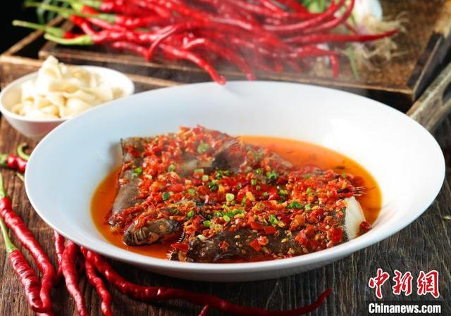 剁椒鱼头白皮面。乌鲁木齐饮食服务行业协会供图