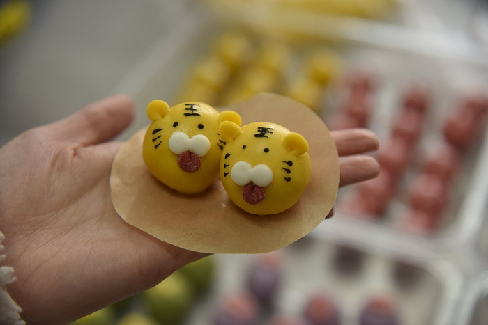 笑面职场路，虎虎生威事业腾飞。