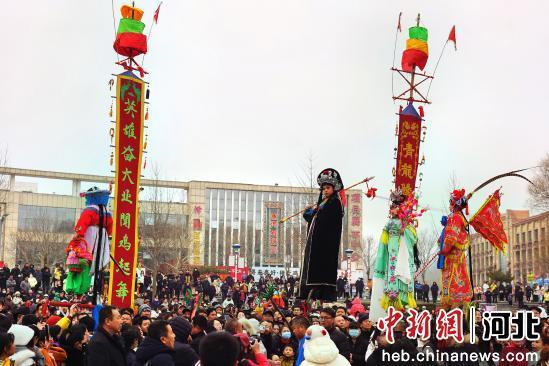 图为大幡、擎阁表演。 李扬 摄