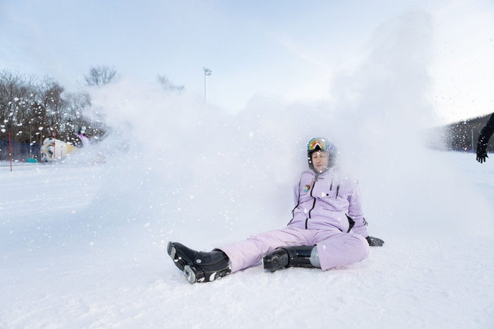 埃文·凯尔在哈尔滨亚冬会滑雪场。受访者供图
