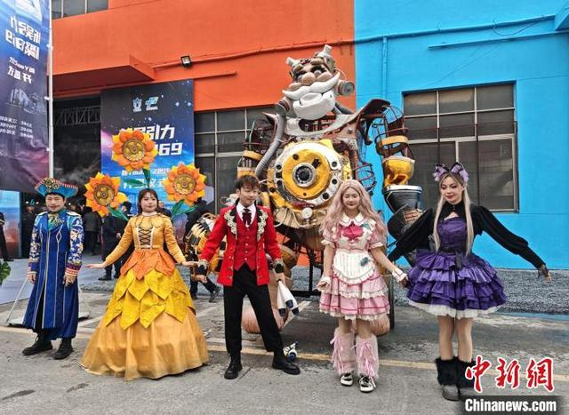 开园仪式当天的巡游演出展示。孙权 摄