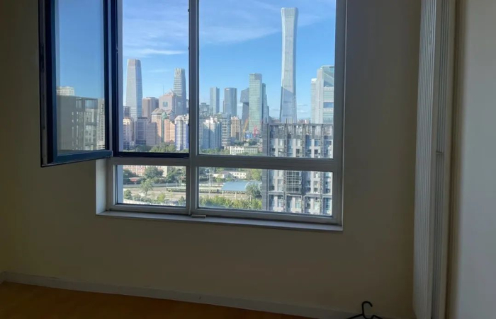 ▲窗外就是中国尊/图源：zzzzz正在发癫‍‍‍‍‍‍‍‍‍‍‍‍‍‍‍‍‍