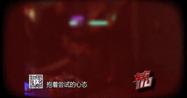 43岁女子酒吧找00后男模，3个月花光450万公款！被抓后她说……