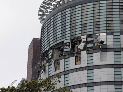 台中市新光三越百货一楼层发生爆炸 图源：联合新闻网