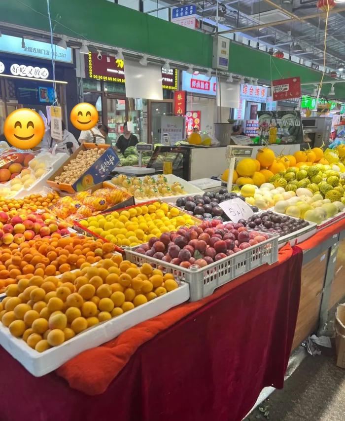 ▲百子湾的网红菜市场，经常能偶遇明星/图源：阿道夫