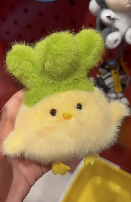 “蒜鸟”毛绒挂件。受访人供图 