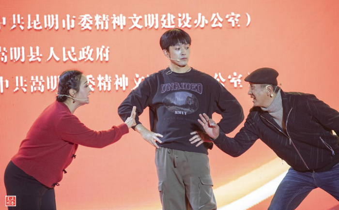 小品《下一个会是谁》 李睁 摄