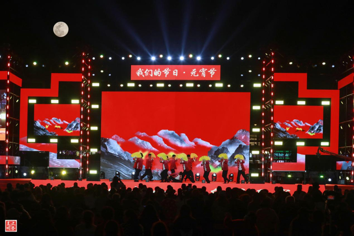 舞蹈《灯醉》 李文 摄