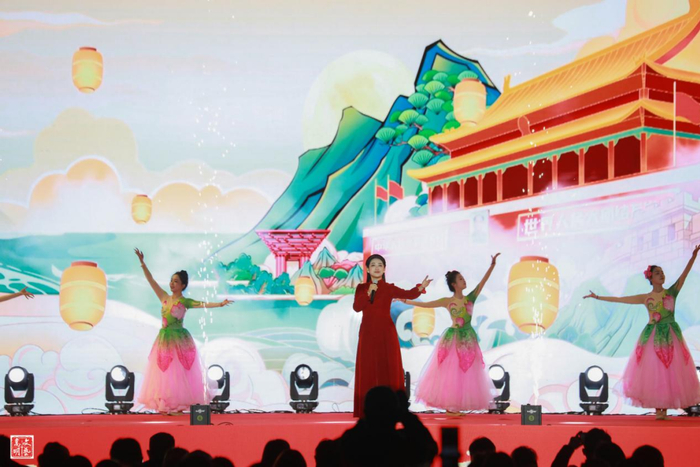 歌曲《春风十万里》《玛依拉变奏曲》 李文摄