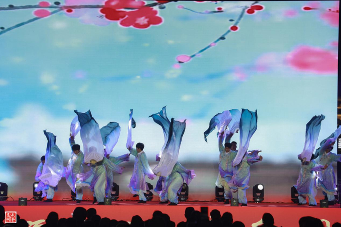 古风舞蹈《兰茂早梅诗》 李文 摄