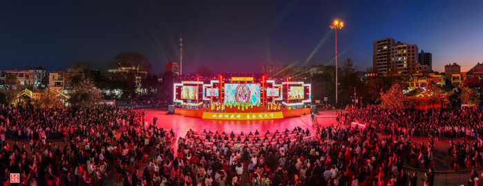 欢天喜地闹元宵 摄影 杜立新