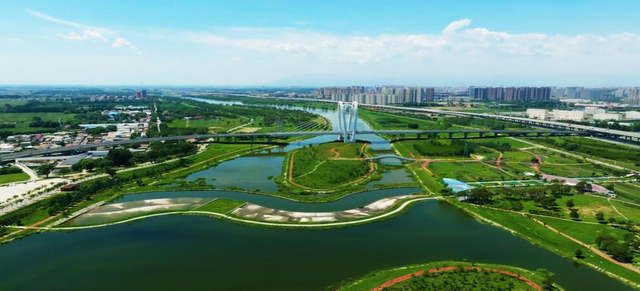 呼和浩特市赛罕区大黑河景观带。（呼和浩特市赛罕区民委供图）