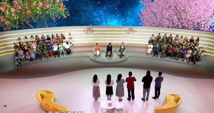 情人节“爆点”：相亲节目应打破年龄枷锁，助中老年重拾爱情勇气