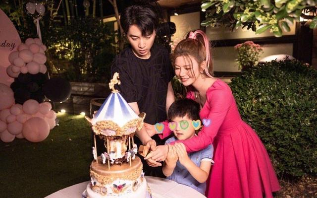 陈晓和陈妍希，图源：@陈妍希michelle