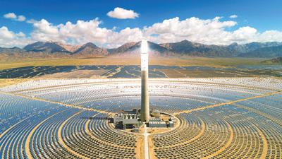 图为青海中控德令哈50兆瓦光热电站。