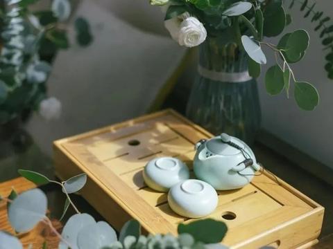 儿女结婚之前，准亲家见面，要做到“两问、两不问”