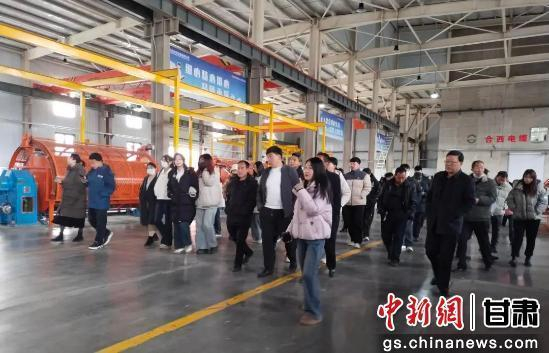 图为开展劳动力进企业对接活动。