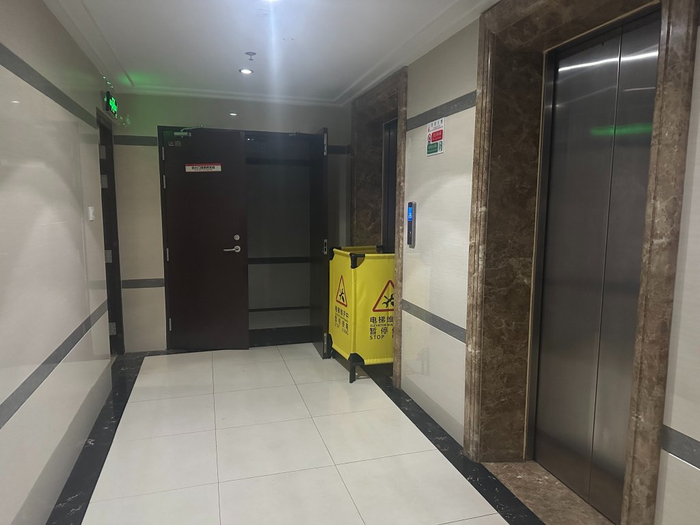 涉事电梯