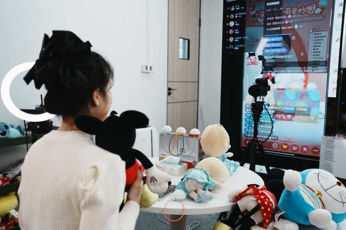 （Haivivi公司爆款产品BubblePal直播间 记者吴绵强摄）