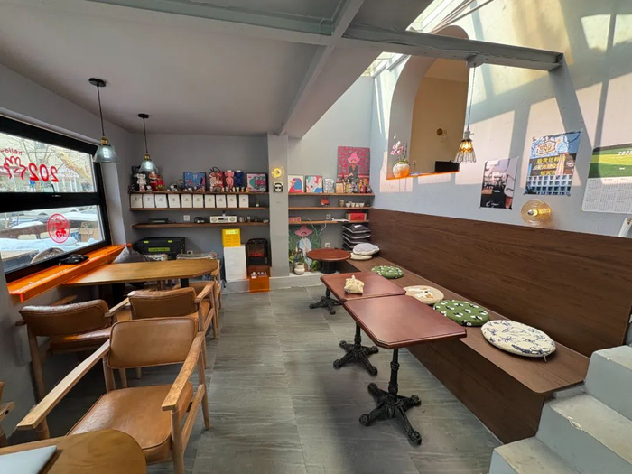 〓 李晚义的社区咖啡厅。图 / 每日人物摄