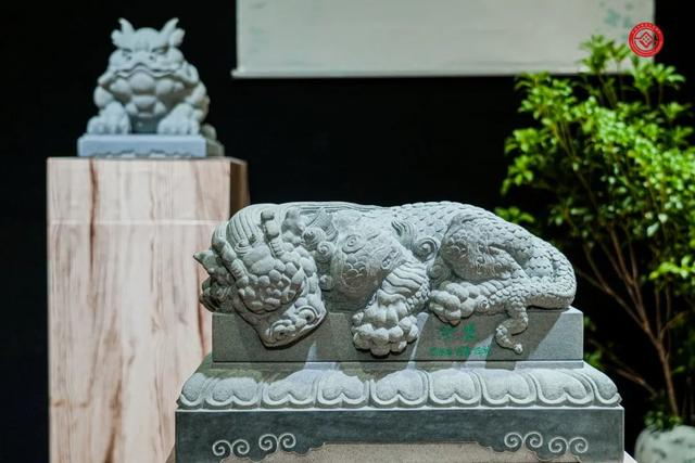 周慧洪的其他石雕作品。受访者供图