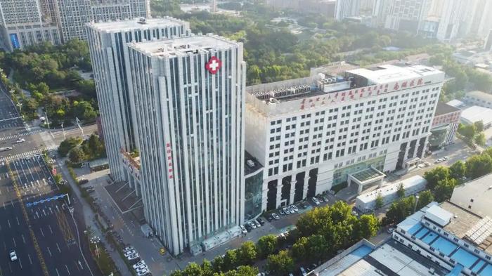 唐山南湖医院暴雷:上千人失业 住院患者紧急出院、药房清空(图1)