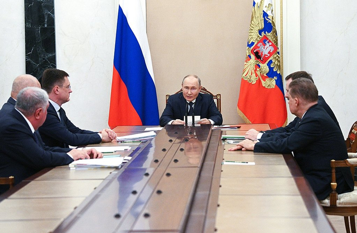 当地时间2024年5月20日，俄罗斯莫斯科，俄罗斯总统普京在克里姆林宫举行关于俄罗斯燃料和能源工业发展的会议。