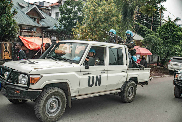 当地时间2025年1月25日，联合国维和部队官兵在刚果（金）北基伍省首府戈马市街头巡逻。