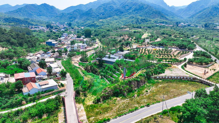 南山平急两用新型乡村社区。马平川 摄
