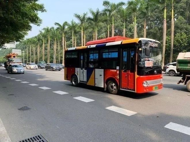 来源：信息时报综合广州交通、广州日报新花城