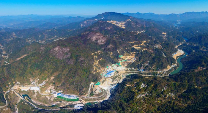 建设中的湖北能源罗田平坦原抽水蓄能电站 摄影：厚弘阳