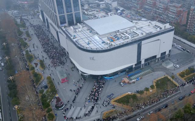  这是2月2日胖东来天使城店的航拍图。新华社发（李旭光 摄）