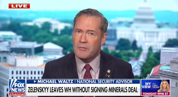 当地时间3月1日，华尔兹接受福克斯新闻网采访。图源：福克斯新闻网