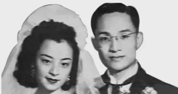金庸：三段婚姻，4个孩子三个让人揪心，只有小女儿过得最幸福！