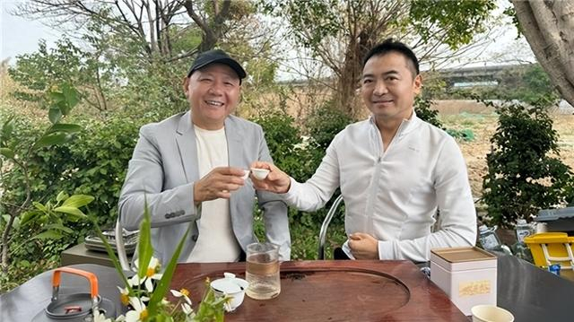 法迪奥创始人沈奕荣（左）与家居媒体人、家居优品智库发起人吴厚斌（右）