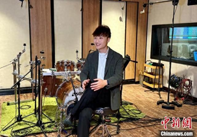 2月25日，《哪吒2》的主要配乐师之一朱芸编接受中新社记者专访。 中新社记者 戴小橦 摄