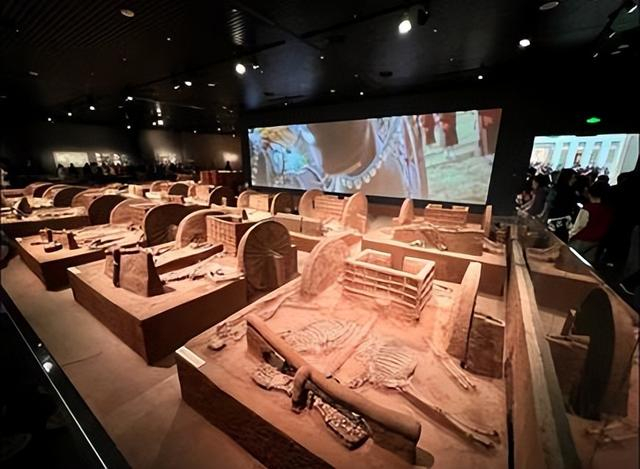 ▲上榜游玩地安阳殷墟的车马坑遗迹专题展厅。（来源：大众点评用户）