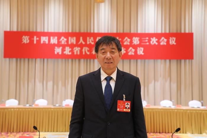(全国人大代表、晨光生物董事长卢庆国)
