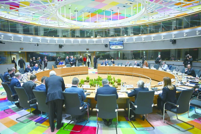 欧盟特别峰会6日在布鲁塞尔举行。图为峰会召开前的会场。