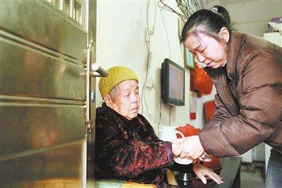 用大爱重构家的定义