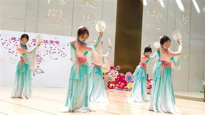     甘肃简牍博物馆开展“三八”国际妇女节主题活动   □周言文 摄