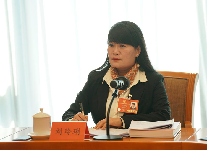 全国人大代表、湖南省衡阳市特殊教育学校教师刘玲琍。受访者供图