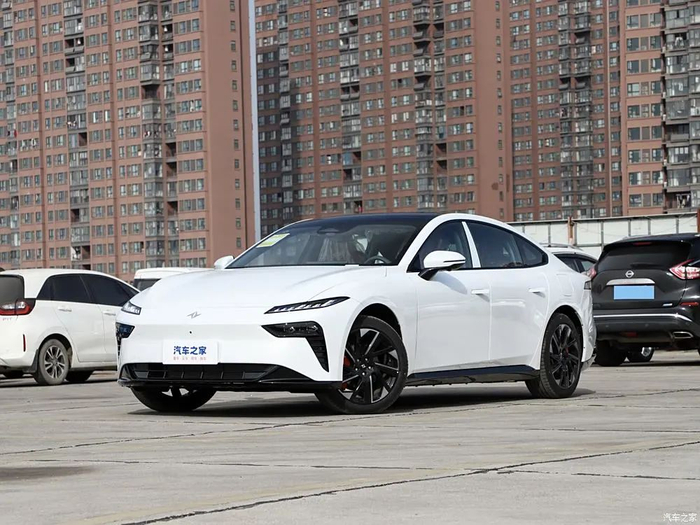 东风奕派eπ007增程版